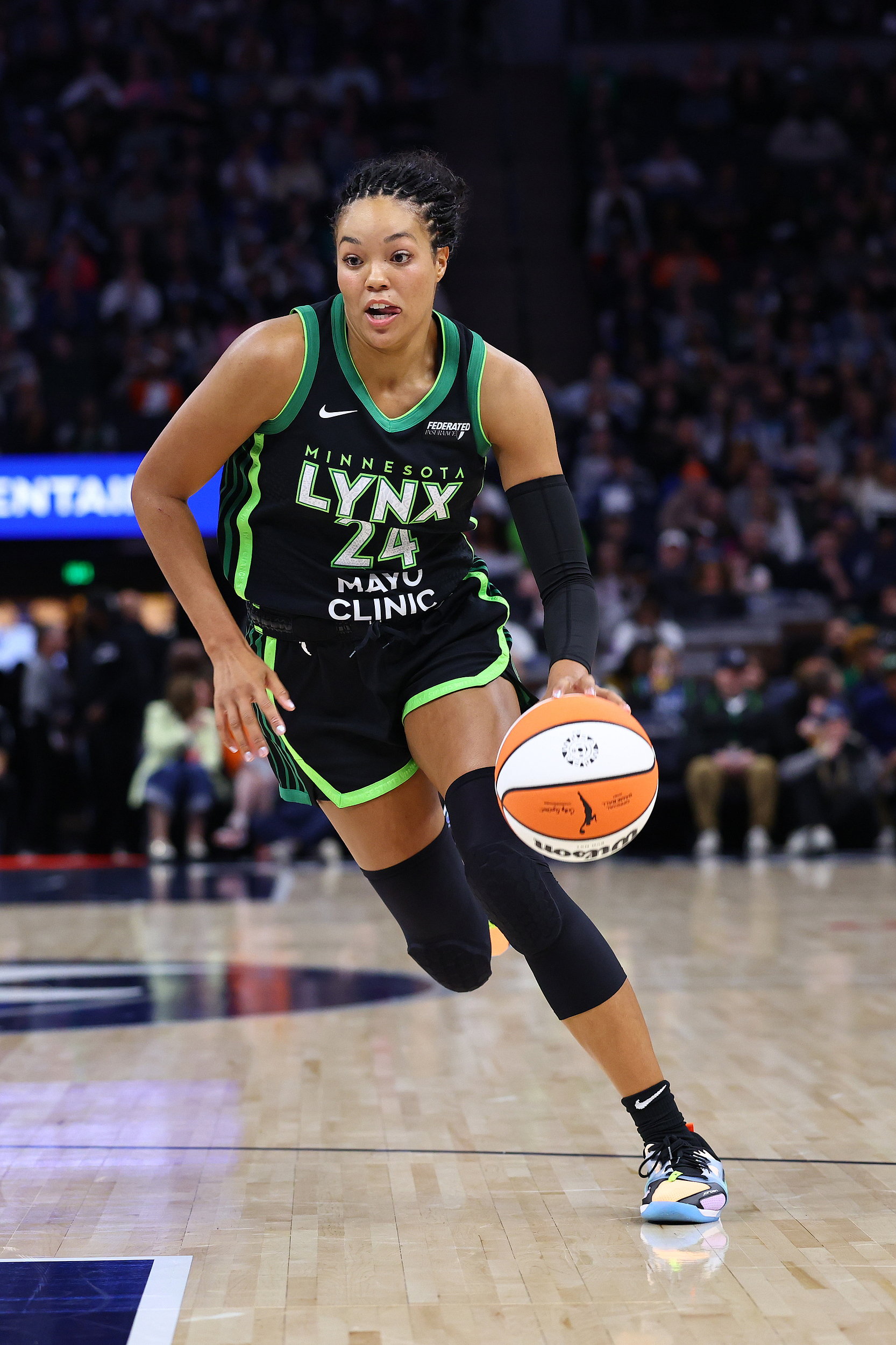 完美世界竞技平台官网下载-🏀女武神vs山猫前瞻:山猫高歌猛进获得6连胜,女武神欲在主场送山猫赛季首败