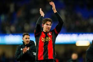 完美平台下载-罗马诺：巴黎与扎巴尔个人达成五年合同，俱乐部转会费谈判仍持续