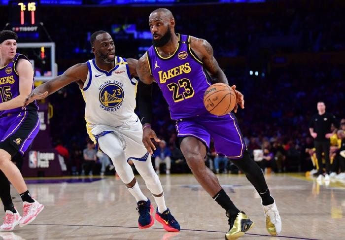 年薪5413万,意外成交易筹码!加盟勇士后状态下滑,你确实该离开