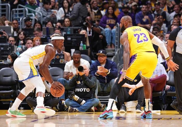 年薪5413万,意外成交易筹码!加盟勇士后状态下滑,你确实该离开