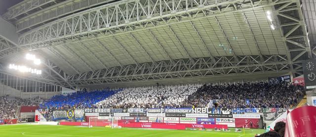 完美对战平台下载-日本金元战舰保卫战①看看神户胜利船死忠看台氛围